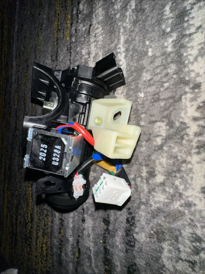 Interruptor de encendido/carcasa OEM 2023-2024 Kia Forte LX número de pieza 81910-M7160 Foto 3 de 3