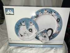 NIB Oneida 12 Pc Snowman Snow Family Dinner Salad Plates Mugs~ 4 Place Setting