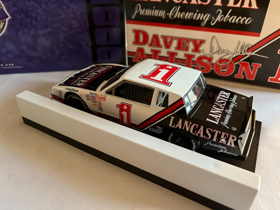 Acción #1 Davey Allison Lancaster Tobacco 1985 Monte Carlo #100878 1/24 Diecast Foto 2 de 4