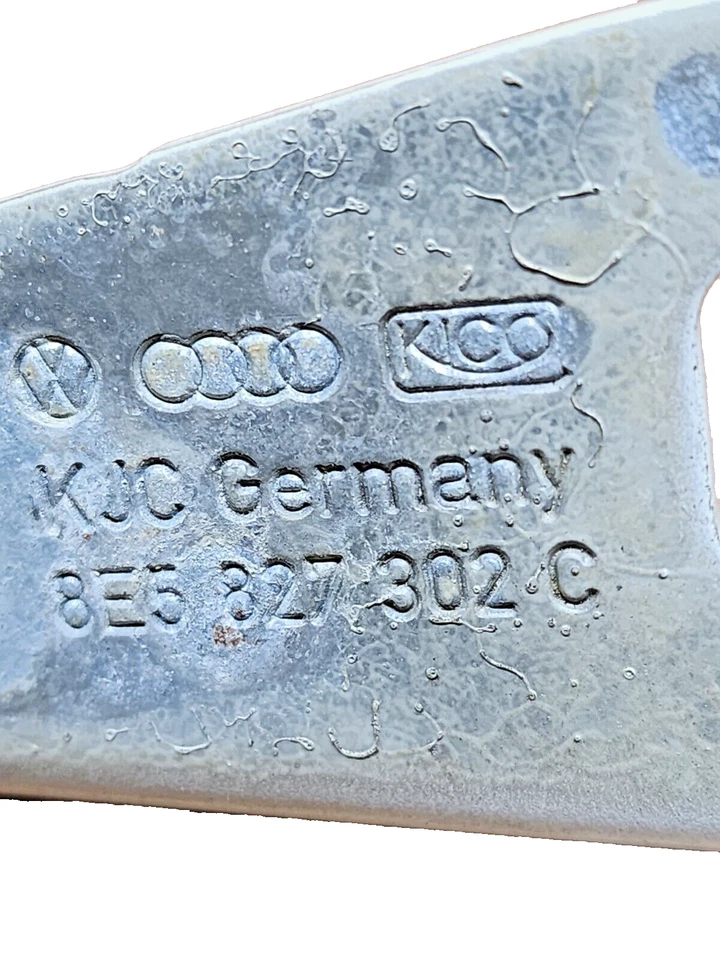 2002–2008 Audi A4 Rear Right Passenger Side Trunk Lid Hinge OEM 8E5 827 302 C - Image 3 of 3