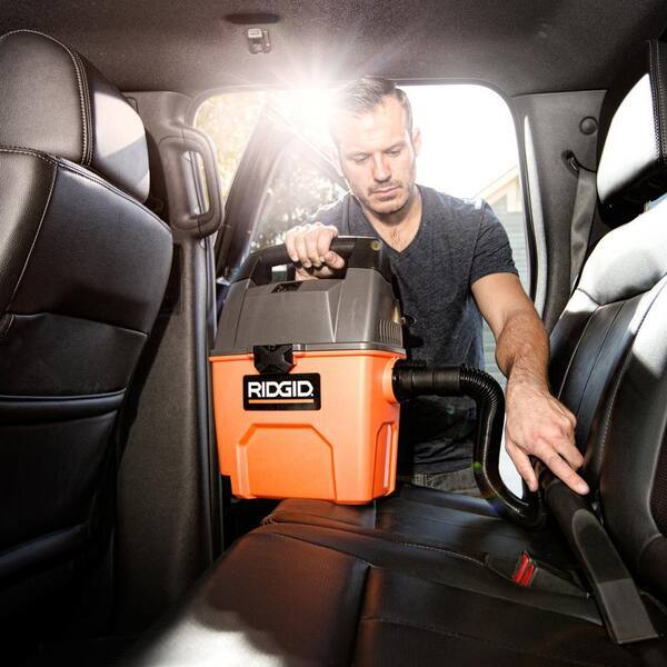 3 Gallon 3.5 Peak  Wet/Dry Shop Vacuum with Built in Dust Pan, Filter