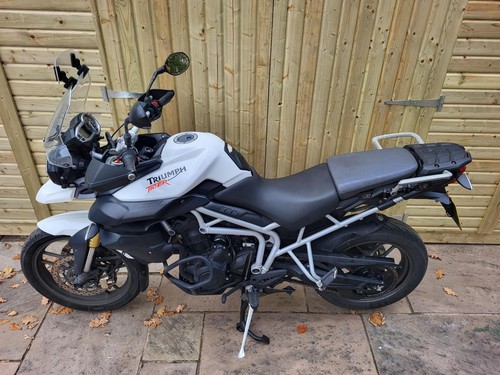 2011 11 TRIUMPH TIGER 800 WHITE NEW MOT BARGAIN ADVENTURE TOURER - Picture 19 of 20