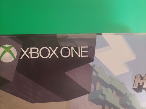 Microsoft Xbox One S Minecraft Favorites Bundle 500GB Game Console - White - Picture 4 of 9