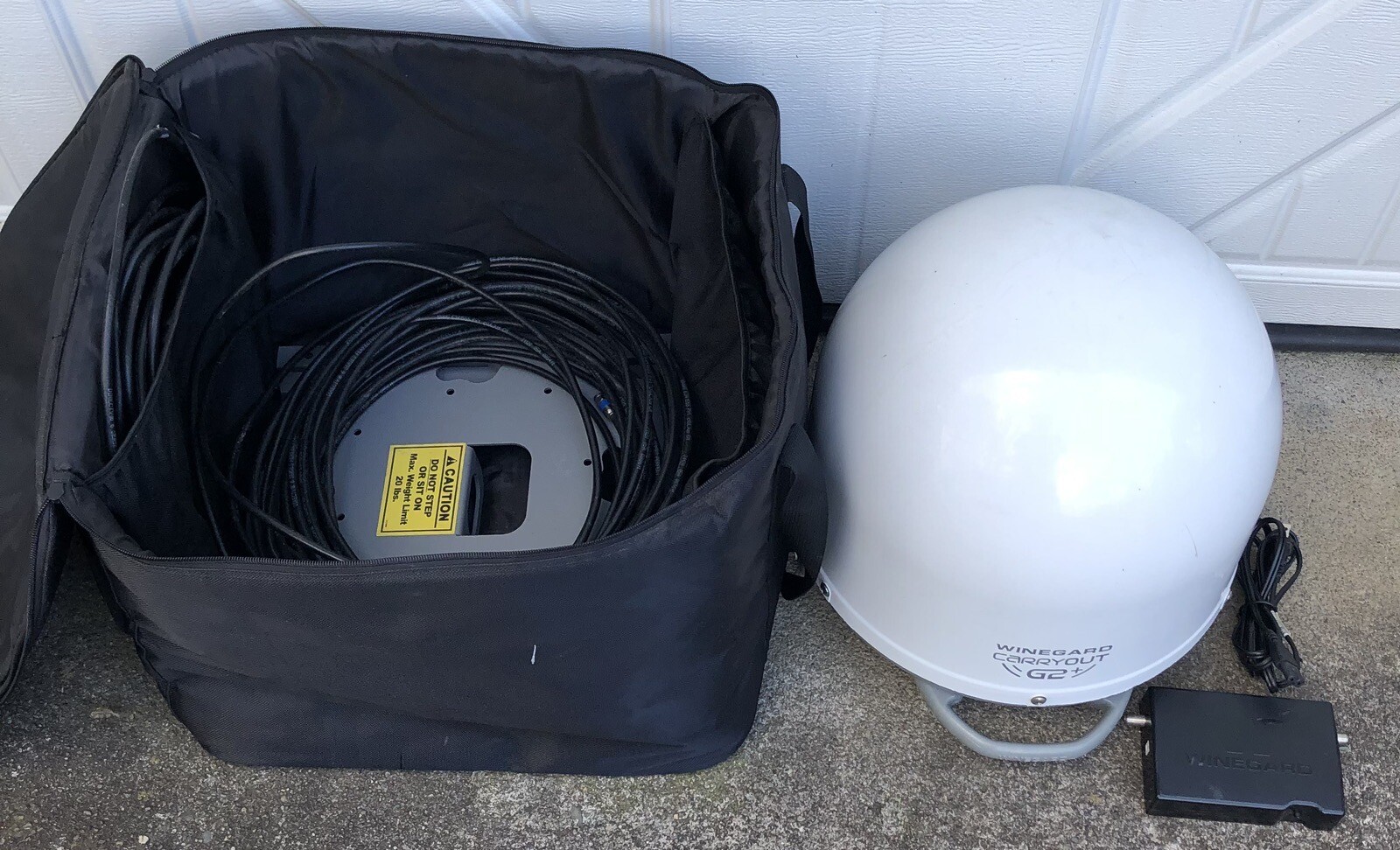 Winegard Carryout G2 Automatic Portable Satellite TV Antenna & Mounting