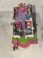 Vintage 1994 Polly Pocket Bluebird Light Up Bridal Salon with 2 dolls  1 skirt