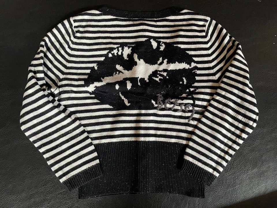 NUEVO Suéter Cárdigan Betsey Johnson B&W Rayas con Beso Recortado en M con Etiquetas