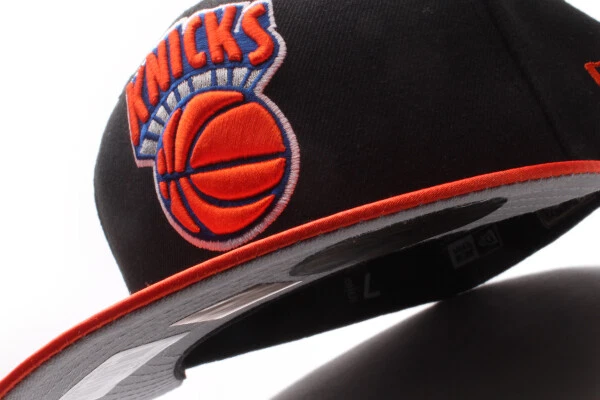 New Era New York Knicks NBA Black Satin Fitted Cap Gray UV