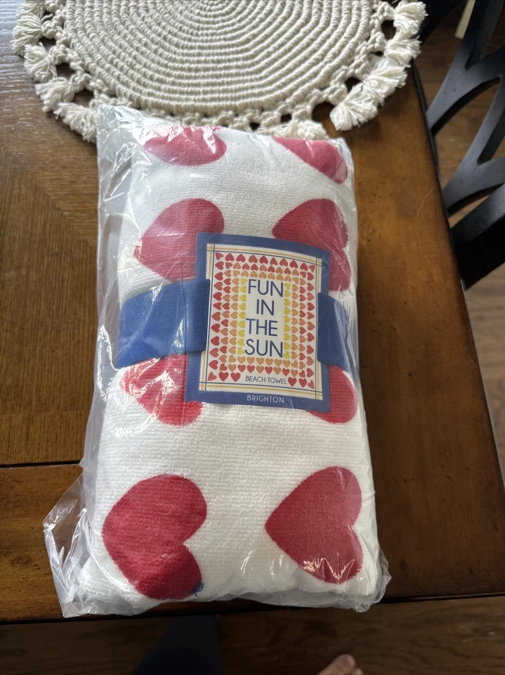 NWT New Sealed Brighton Beach Towel Ombre Hearts Design - Imagem 2 de 2