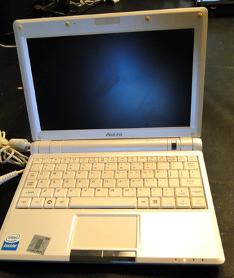 Asus Eee PC 900 Laptop Intel 512MB Ram Asus Operating OS W OEM GOOD BATTERY & AC