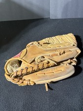 Rawlings RBG 224 Ken Griffey Jr. 11" RHT Baseball Mitt Glove