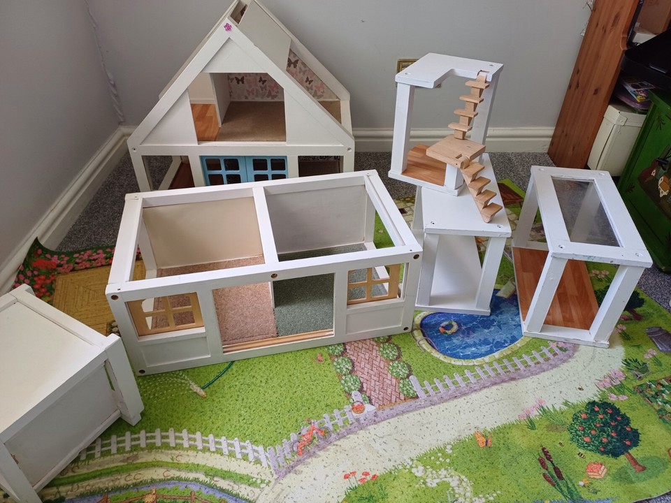 Large Set Wooden Dolls House, Extensions, Garage, Summerhouse, Mat