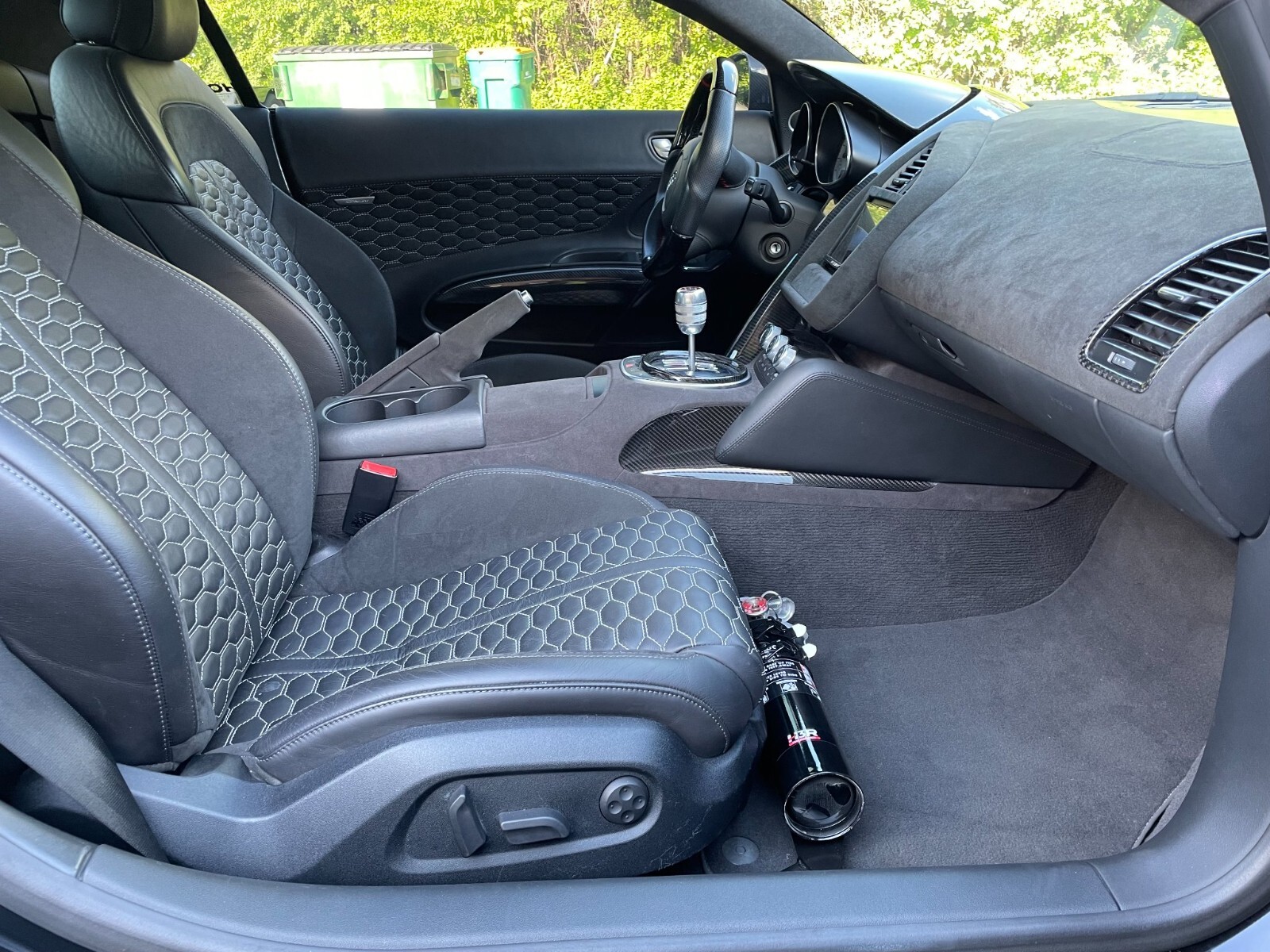 Audi R8 Seat Mounted Fire Extinguisher