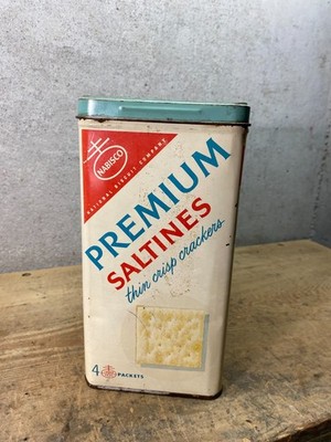 Vintage Nabisco Premium Saltine Crackers Tin 14 oz Metal Canister 1969 USA EMPTY