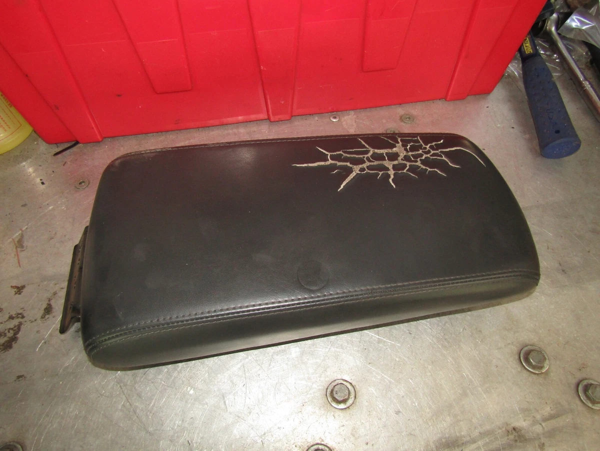 2008 dodge charger center console lid outlet