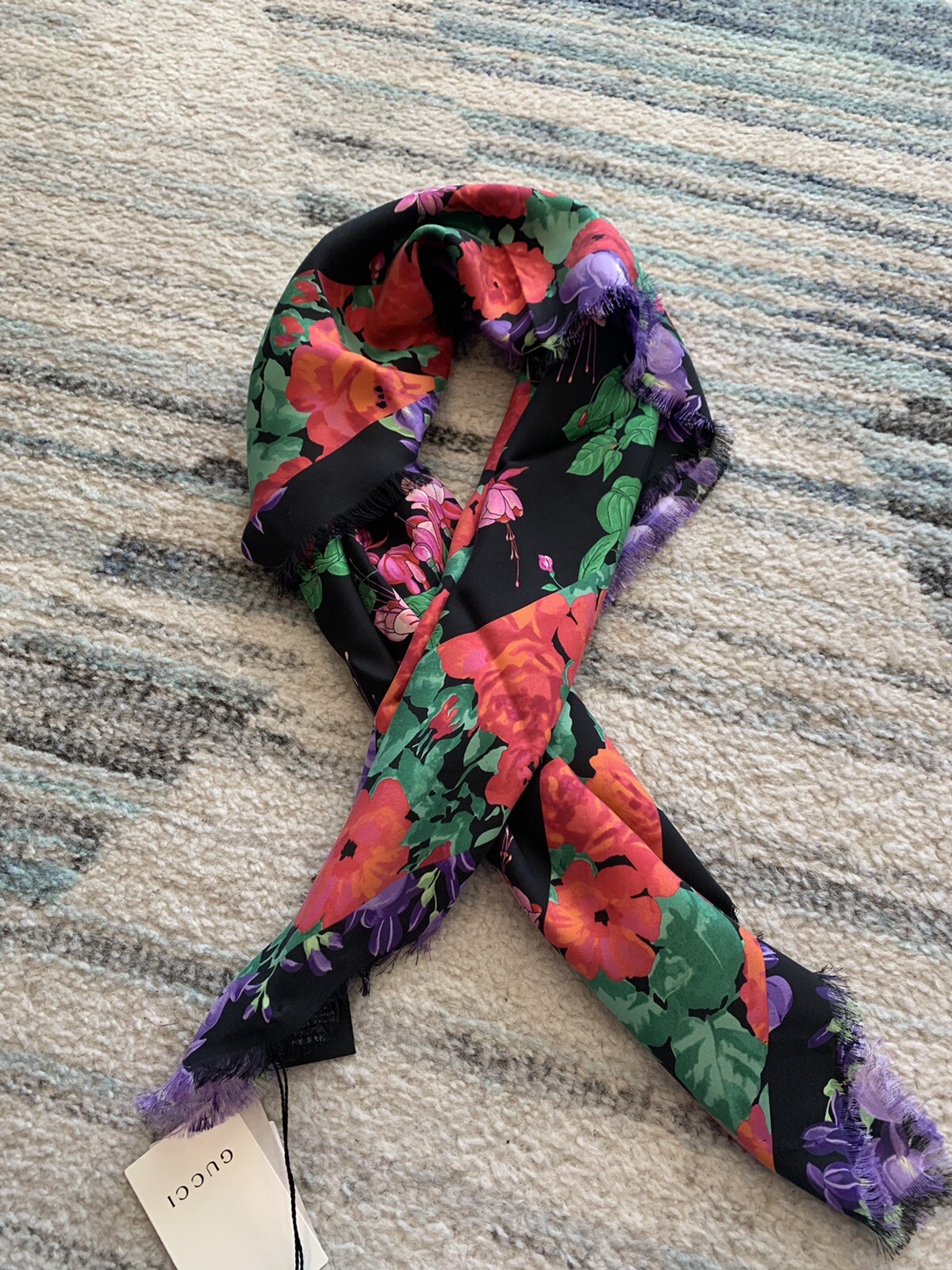 GUCCI SCARF LENIS FLORAL BLACK MULTICOLOR PRINT w LOGO TWILL SILK SQUARE 35" image 6