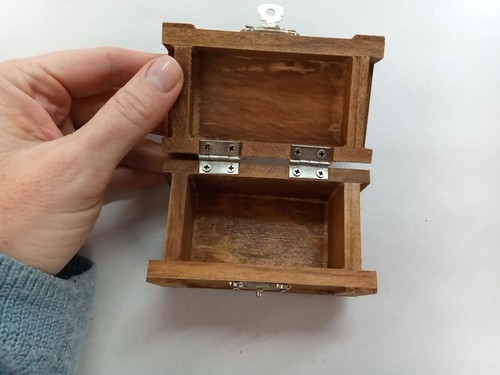 Vintage Wooden Miniature Trinket Box #5 - Picture 5 of 12