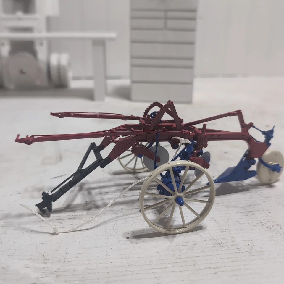 Ertl Little Genius Plow Precision Series McCormick Deering 1:16 Scale - Image 4 of 4