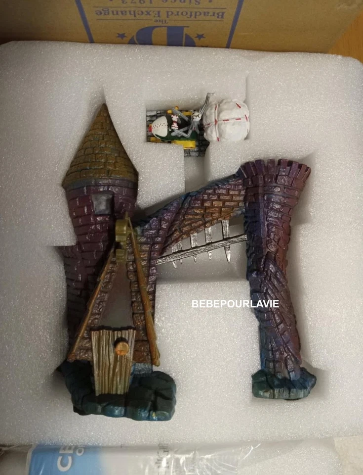 Nightmare Before Christmas Hawthorne Village - Town Gate with Jack Snowmobile - Image 2 of 2