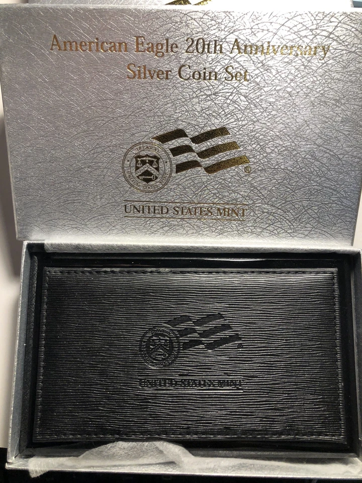 USA 20th Anniversary American Silver Eagle 3 Coin Set 2006 Mint Box & COA - Image 3 of 4