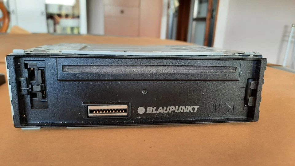 Autoradio Blaupunkt Buenos Aires 200 vorne AUX AM/FM Radio CD Auto Audio - Immagine 2 di 4