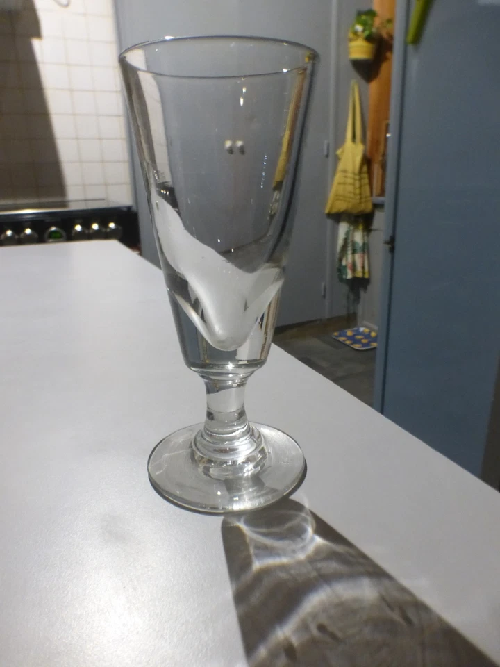 très grand VERRE à ABSINTHE ancien verre très épais et lourd 19.3  cm haut 504g - Photo 3/4