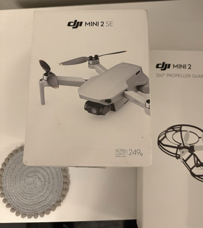 DJI Mini 2 SE Ready to Fly Drone 249g with 360° Propeller Guard
