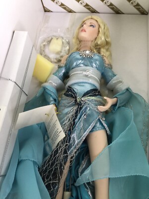 Franklin Mint Lady Of the Lake Camelot Porcelain Doll Excalibur