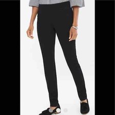 Chico s So Slimming black stretch Capri pant Women s Size S Small