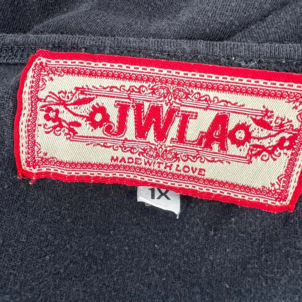 Blusa JWLA by Johnny Was preta boho camponesa tamanho 1X bordada floral gola V - Imagem 3 de 4