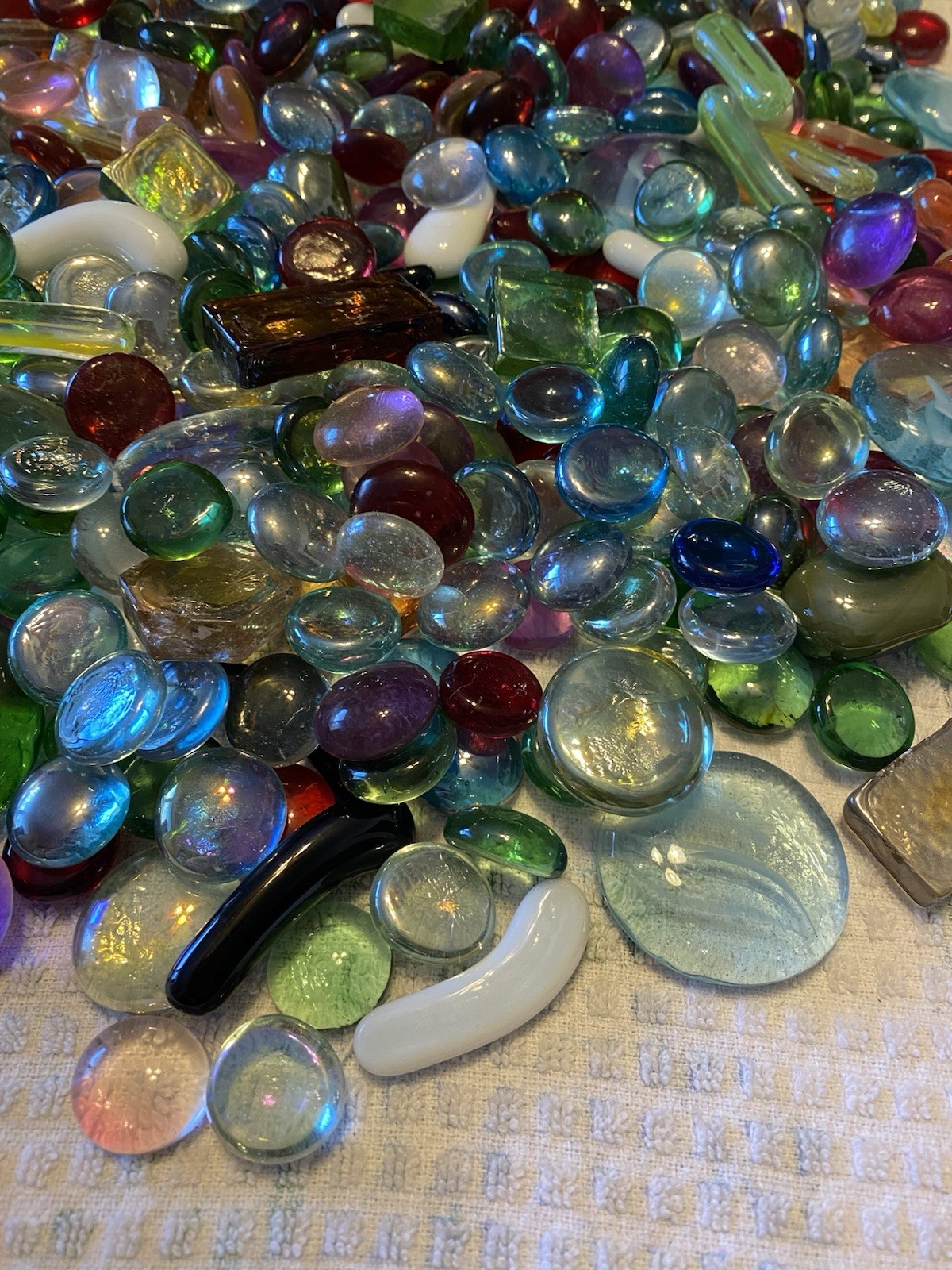 Large Lot Glass Stones Smooth Aquarium Vase Decor Pebbles Size - 600 Pieces