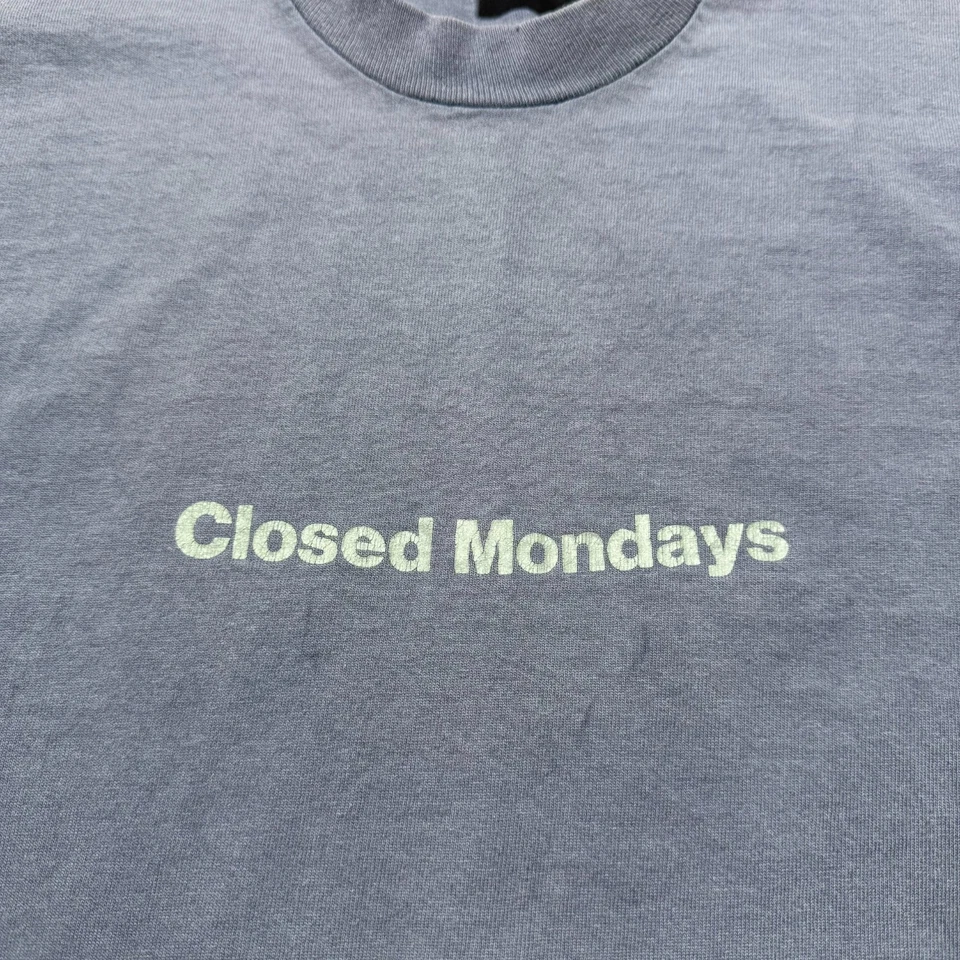 Vintage 90s Walker Art Center Closed Mondays Single Stitch T-Shirt USA - Large - Image 2 of 4