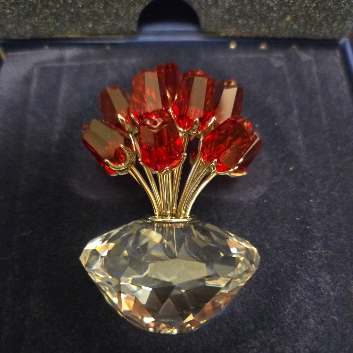 rosluv出品　2個セット Swarovski Figurine 283394 Red Roses Vase. Original packaging