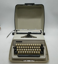 Vintage Adler Gabriele 25 Manual Typewriter & Case - Tested/Working