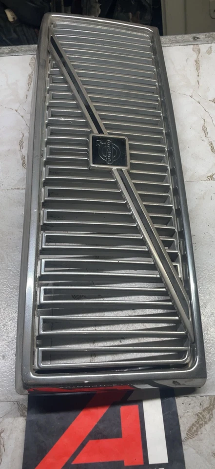 Rejilla delantera cromada Volvo 740 1985-1989 OEM Foto 2 de 4