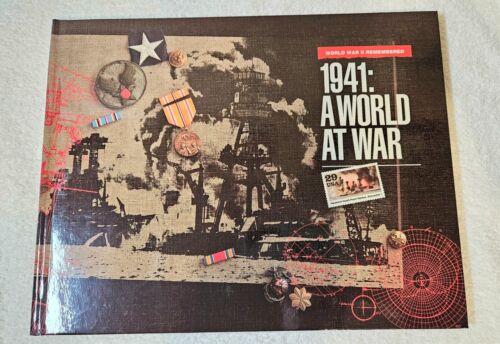 USPS World War II Remembered 4 Books w/Some Stamps 1941/42/43/44 - Foto 2 di 10