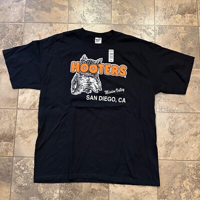 Hooters Mission Valley San Diego CA Graphic Men's Short Sleeve T-Shirt Size XL
