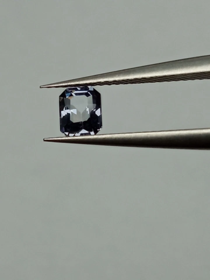 Spinello grigio naturale 0.52ct - Immagine 3 di 4