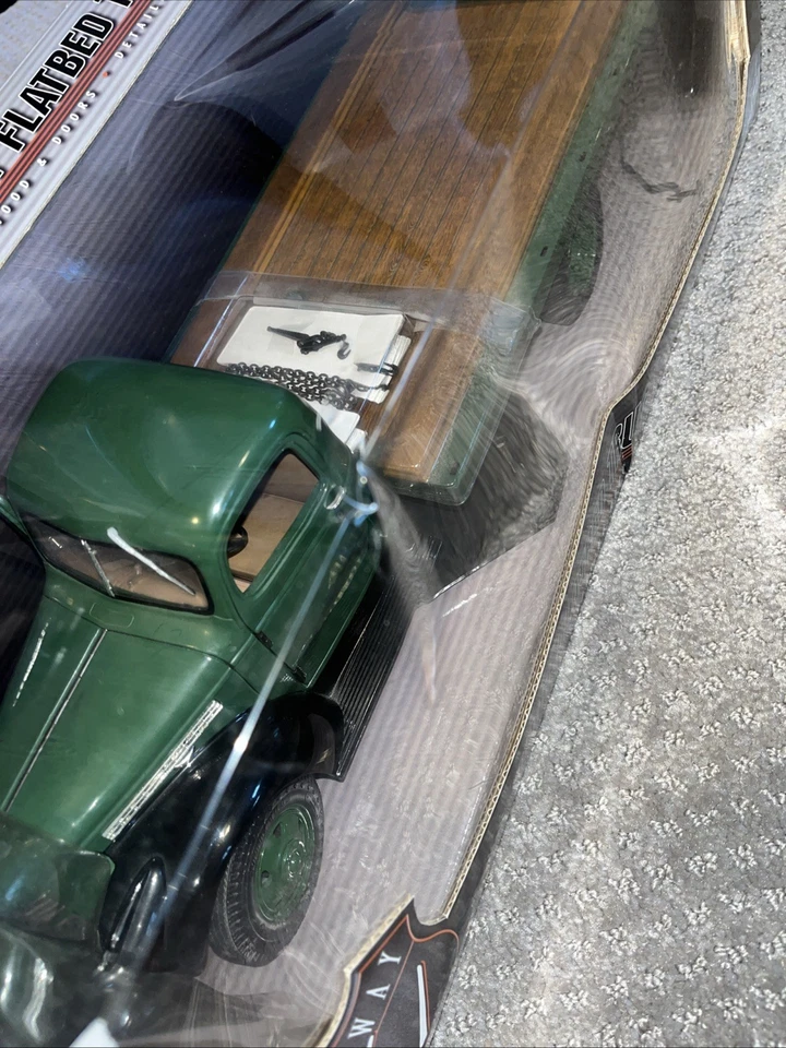 Highway 61 Green 1941 Chevrolet Flatbed Truck 1/16 Die Cast, New In Box! - Image 4 of 4