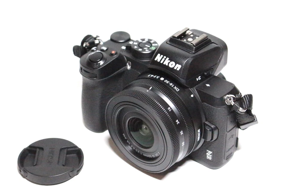 Nikon Z50 20,9MP + Obiettivo Kit Nikkor DX 16-50mm + Treppiede - GARANZIA 1 ANNO