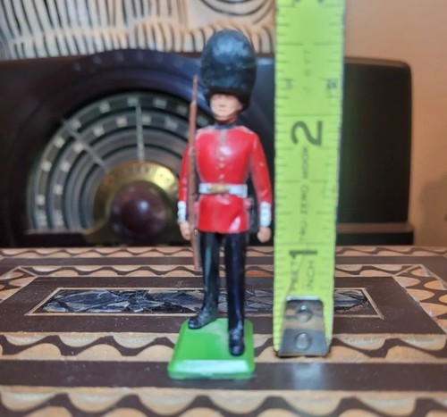 Britains Ltd Royal Scots Guardsman Toy Soldier Britains - Picture 5 of 6