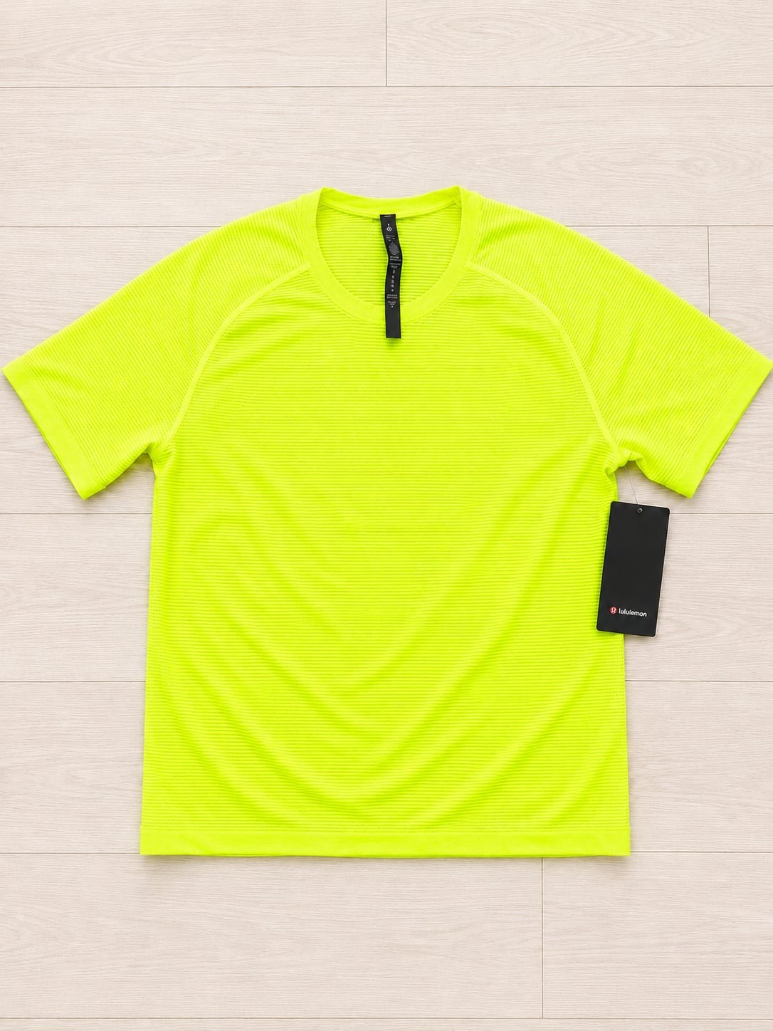 NWT Lululemon Metal Vent Tech 2.0 Short Sleeve Shirt Men’s M Neon Yellow