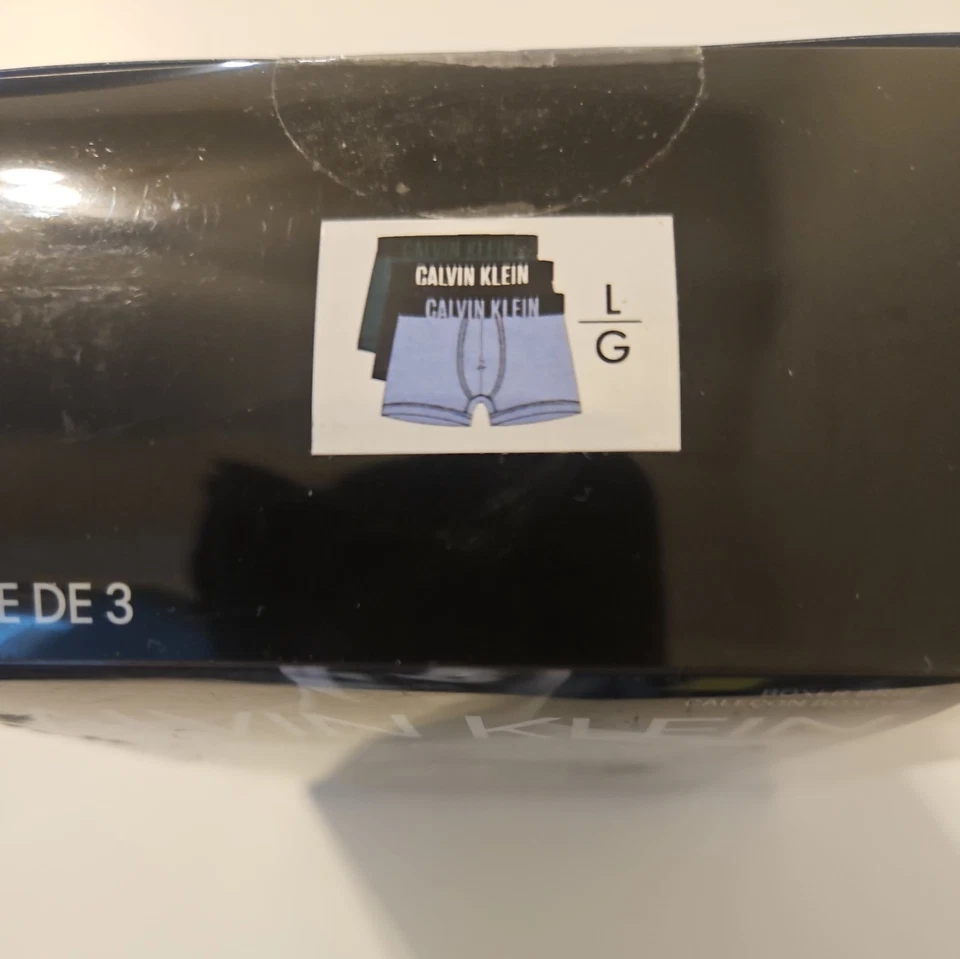 Трусы-боксеры Calvin Klein упаковка 3 шт. из микрофибры синие красные мужские NB2594916 - Изображение 2 из 4