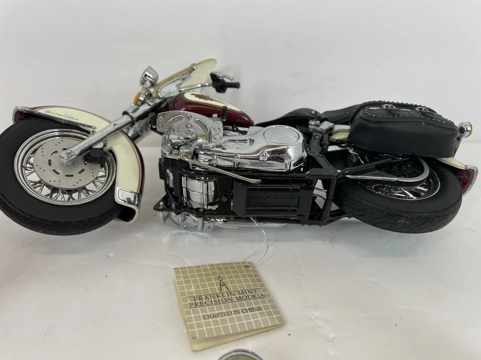 FRANKLIN MINT 1986 HARLEY DAVIDSON HERITAGE SOFTAIL MOTORCYCLE - Die Cast - 1:24 - Image 3 of 4