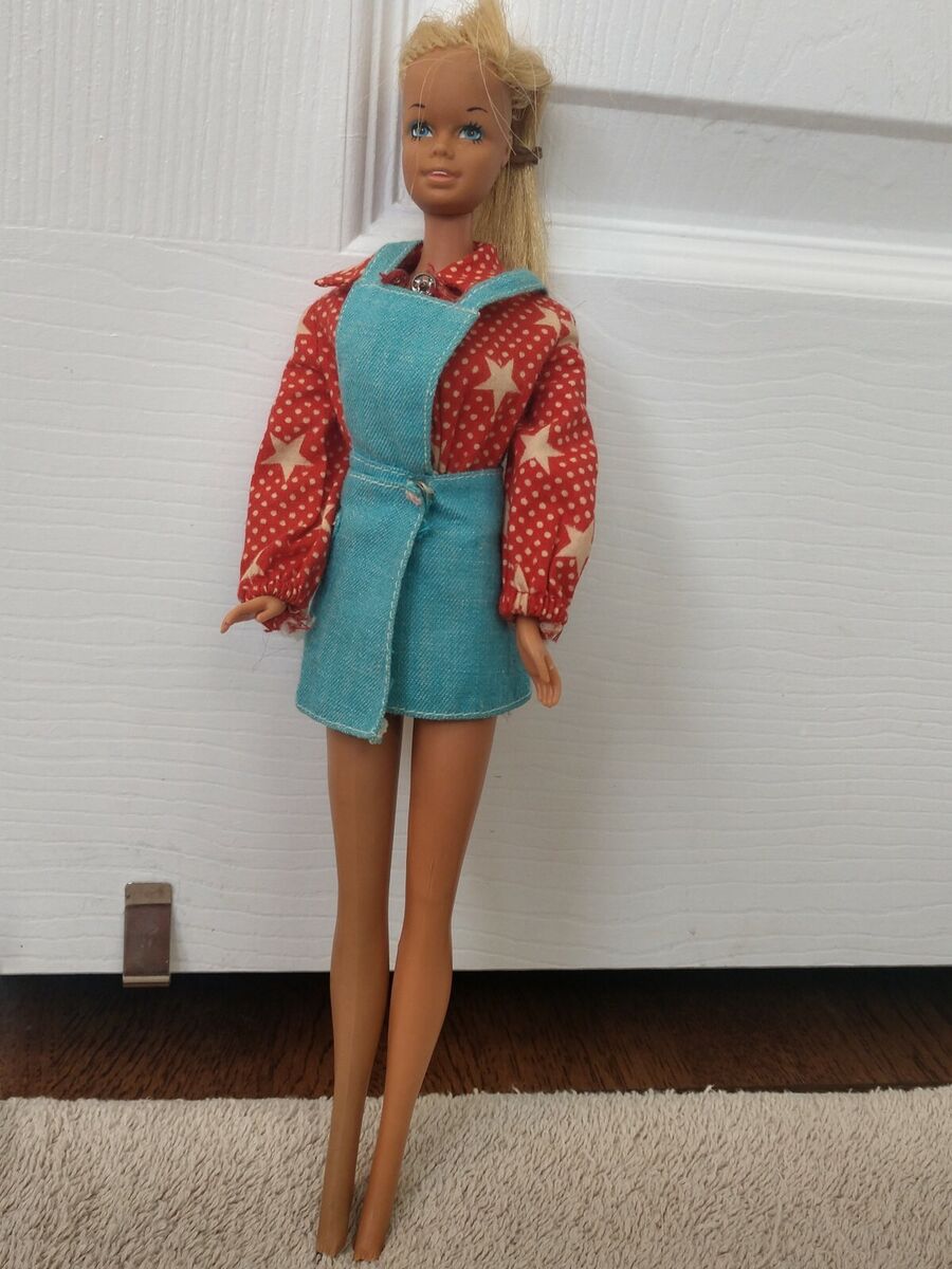 Malibu Barbie Doll 1975 Twist 'N Turn #1067 Markings on Malibu Barbie Doll 1975 Twist 'N Turn #1067 Markings on