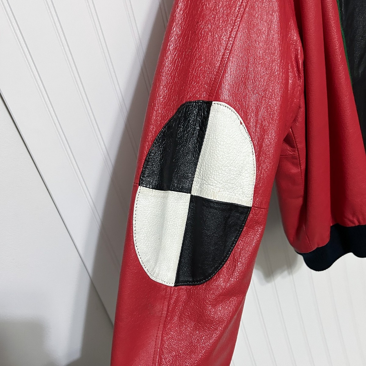 Vintage 90s 1992 MTV Red Leather Colorblock Logo Thriller Vintage 90s 1992 MTV Red Leather Colorblock Logo Thriller