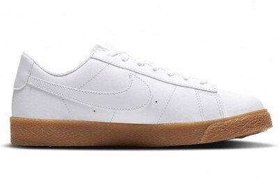nike blazer low gum sole