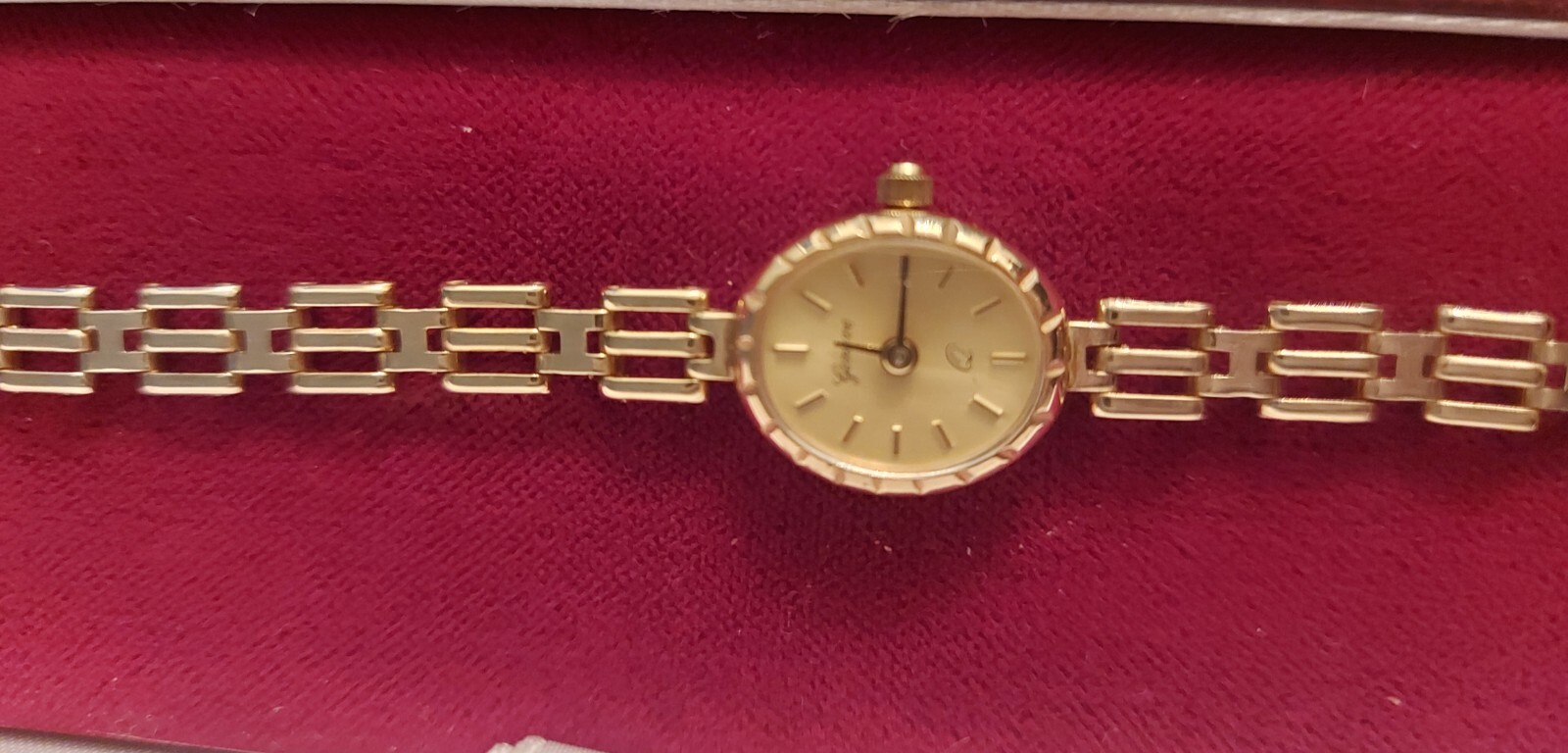 Geneve Solid 9ct gold Ladies Quartz Watch eBay