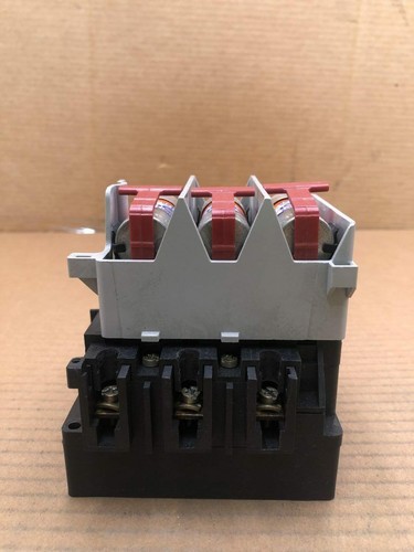 Allen-Bradley 194R-NJ030P3 Ser. Interruttore sezionatore fusibile B 30A 3 poli 600VAC - Foto 2 di 7