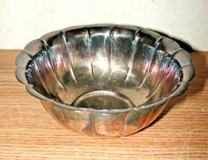 VINTAGE SHEFFIELD SILVER COMPANY 6.5" SILVER PLATED SERVING BOWL #708
