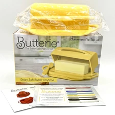 Shatterproof Flip-Top Lid Butter Dish with Matching Spreader Holds 2 - Brand New